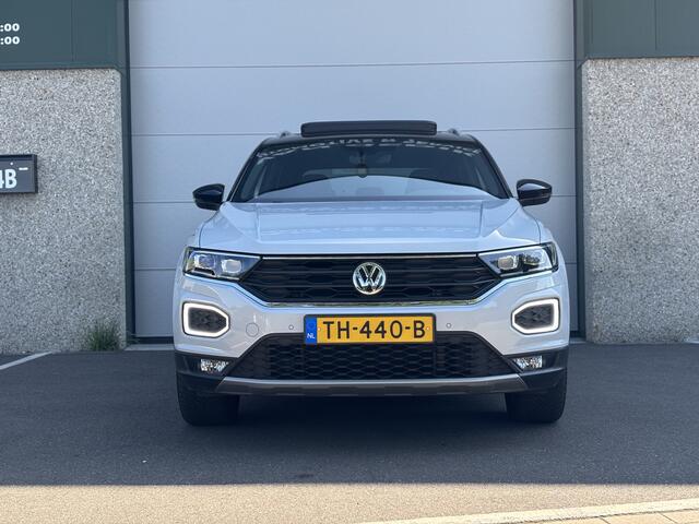 Volkswagen T-Roc 1.5 TSI Sport Nap Carplay Navi Pano Automaat Sfeer