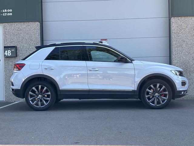 Volkswagen T-Roc 1.5 TSI Sport Nap Carplay Navi Pano Automaat Sfeer