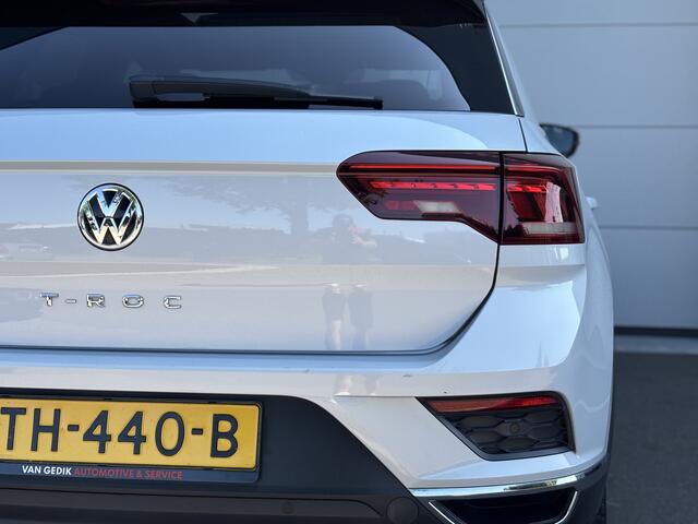 Volkswagen T-Roc 1.5 TSI Sport Nap Carplay Navi Pano Automaat Sfeer