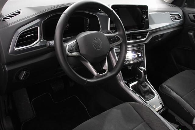 Volkswagen T-Roc 1.5 TSI 150pk DSG Style Volkswagen T-Roc 1.5 TSI Style | Navigatie | Apple Carplay/Android Auto | Parkeersensoren | Camera | Adaptive Cruise Control | Park Assist | Stoel- en stuurverwarming | Elektrische achterklep | LED-koplampen | Getinte ramen