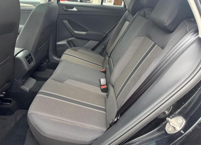 Volkswagen T-Roc 1.5 TSI ADAP CRUISE PANO TREKH. APPLE