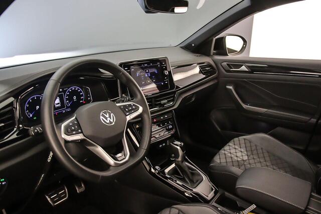 Volkswagen T-Roc R-Line 1.5 TSI 150pk DSG Automaat Trekhaak, Black Style, Panoramadak, Beats audio, Adaptive cruise control, Achteruitrijcamera, Elektrische achterklep, Navigatie, Stoelverwarming
