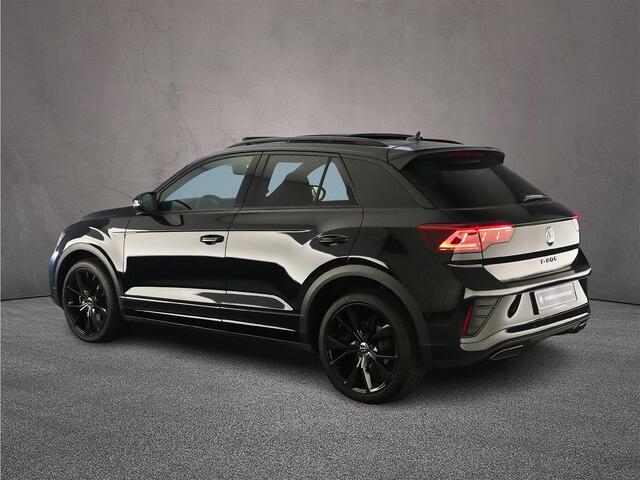 Volkswagen T-Roc R-Line 1.5 TSI 150pk DSG Automaat Trekhaak, Black Style, Panoramadak, Adaptive cruise control, Beats audio, Navigatie, Achteruitrijcamera, LED matrix koplampen