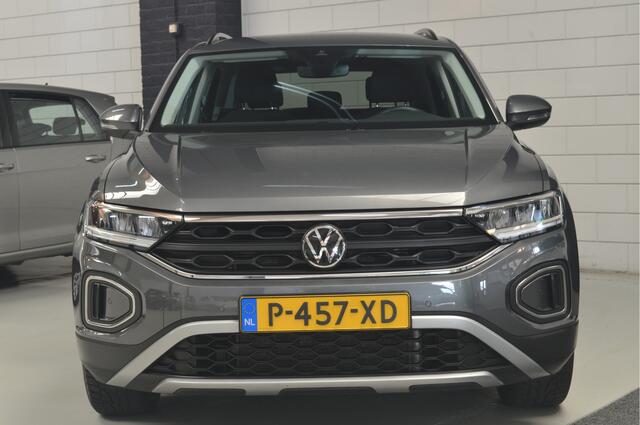 Volkswagen T-Roc 1.5 TSI Life 75 Edition // 61.000 km // TREKHAAK // NAVI // CAMERA // ADAPTIVE CRUISE // CARPLAY //