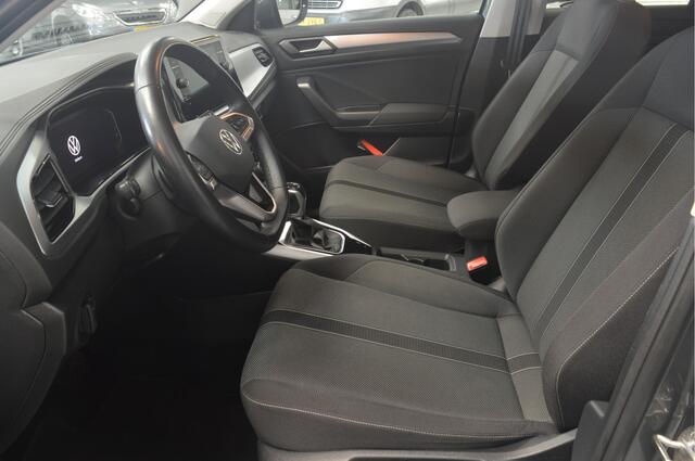 Volkswagen T-Roc 1.5 TSI Life 75 Edition // 61.000 km // TREKHAAK // NAVI // CAMERA // ADAPTIVE CRUISE // CARPLAY //