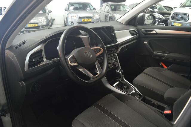 Volkswagen T-Roc 1.5 TSI Life 75 Edition // 61.000 km // TREKHAAK // NAVI // CAMERA // ADAPTIVE CRUISE // CARPLAY //