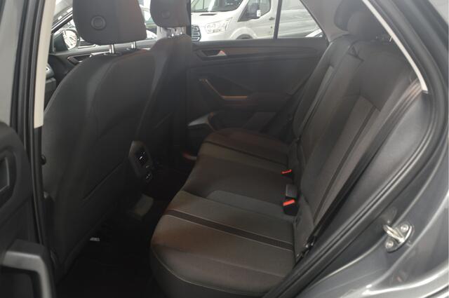 Volkswagen T-Roc 1.5 TSI Life 75 Edition // 61.000 km // TREKHAAK // NAVI // CAMERA // ADAPTIVE CRUISE // CARPLAY //