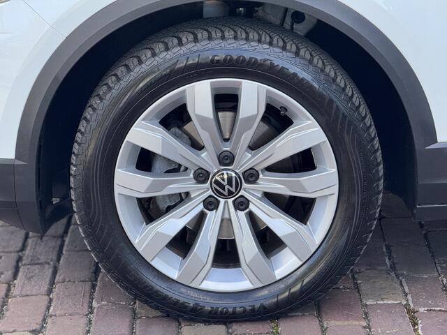 Volkswagen T-Roc 1.5 TSI Sport Trekhaak | LED | Camera | ACC