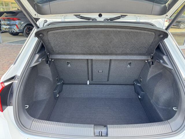 Volkswagen T-Roc 1.5 TSI Sport Trekhaak | LED | Camera | ACC