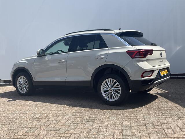 Volkswagen T-Roc 1.5 TSI Life 150pk Automaat Adap.Cruise Carplay Cam Hoogzitter Incl.BTW