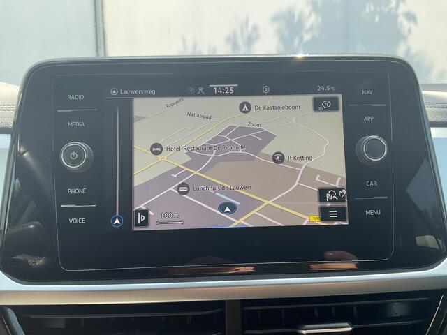 Volkswagen T-Roc 1.5 TSI Life 150pk Automaat Adap.Cruise Carplay Cam Hoogzitter Incl.BTW