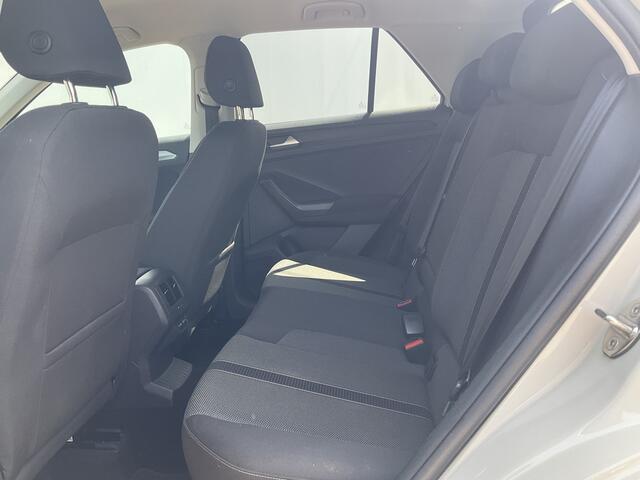 Volkswagen T-Roc 1.5 TSI Life 150pk Automaat Adap.Cruise Carplay Cam Hoogzitter Incl.BTW