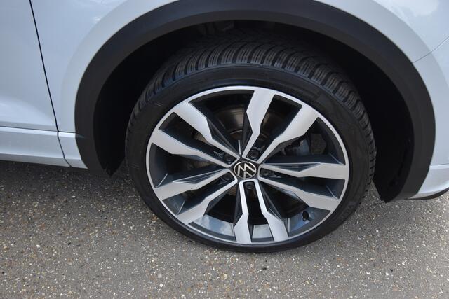 Volkswagen T-Roc 1.5 TSI Sport 2X R-Line , CLIMATR , LMV19 , LED KOPLAMPEN , CR CONTR , PDC V+A ,