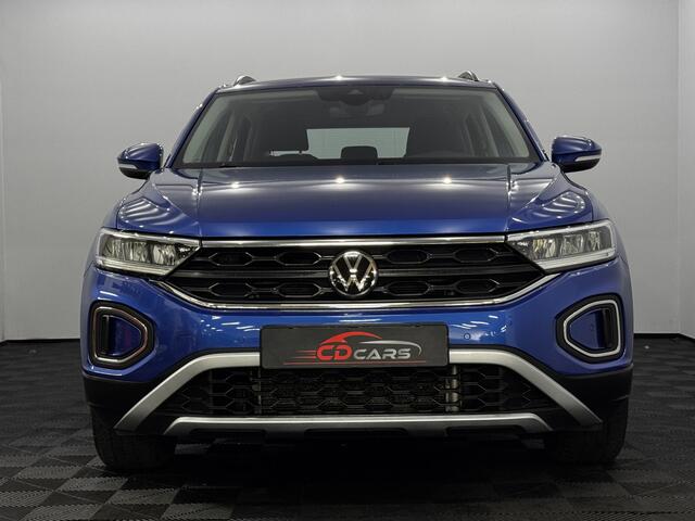 Volkswagen T-Roc 1.5 TSI Life Clima, Parkeersensoren, Apple carplay, Cruise control, Virtual desk, A start stop