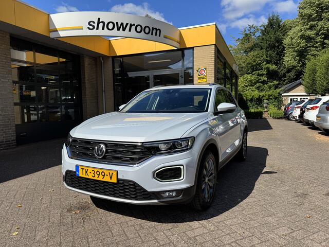 Volkswagen T-Roc 1.5 TSI Style Automaat Navi PanoSchuifdak Virtual Cockpit Carplay