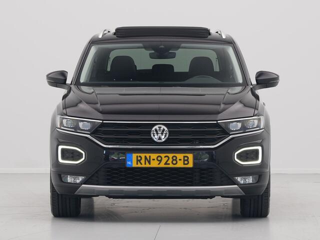 Volkswagen T-Roc 1.0 TSI 115pk Style Trekhaak Panorama Navigatie Camera Acc Carplay 323