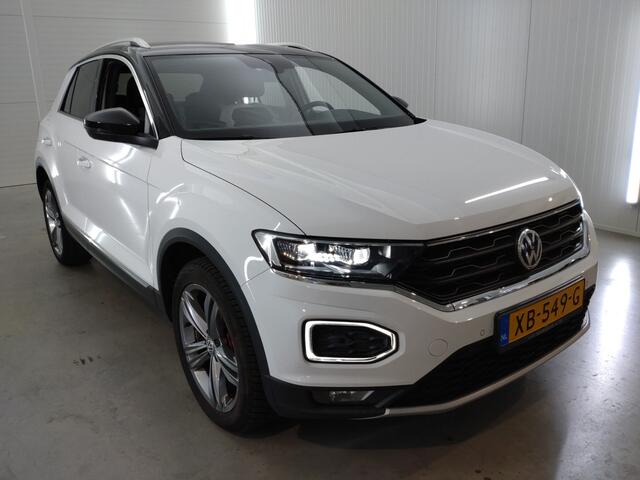 Volkswagen T-Roc 1.0 TSI Sport | Verwacht | Sport stoelen | Digitaal dashboard | Navi |