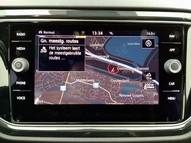 Volkswagen T-Roc 1.0 TSI Sport | Verwacht | Sport stoelen | Digitaal dashboard | Navi |