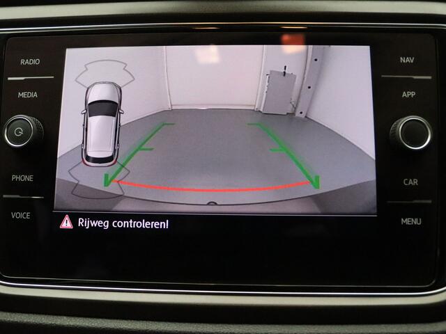 Volkswagen T-Roc 150pk TSI Style Business Camera | Adapt. Cruise | Navi | Parkeersens. v+a | Trekhaak