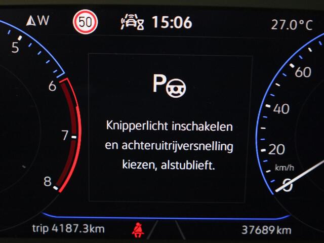Volkswagen T-Roc 1.5 TSI 150PK Style DSG automaat · Navigatie · Camera + Parkeersensoren · Stoelverwarming