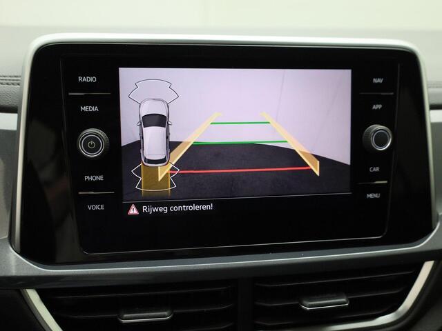 Volkswagen T-Roc 1.5 TSI 150PK Style DSG automaat · Navigatie · Camera + Parkeersensoren · Stoelverwarming