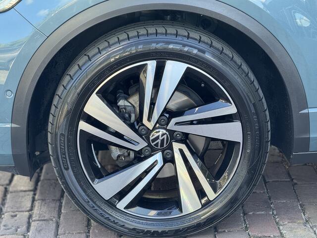Volkswagen T-Roc 1.5 TSI R-Line Business Camera | Pano | Petroleum Blue