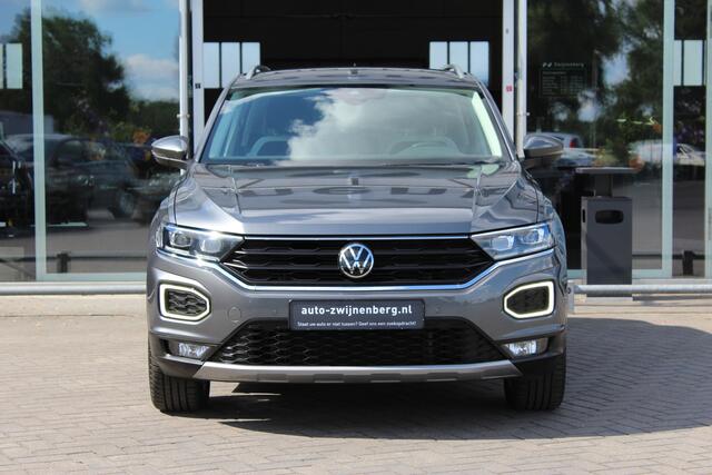 Volkswagen T-Roc 1.5 TSI Sport | Camera | Trekhaak | ACC |