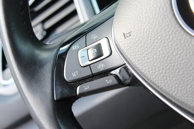 Volkswagen T-Roc 1.5 TSI Sport | Camera | Trekhaak | ACC |