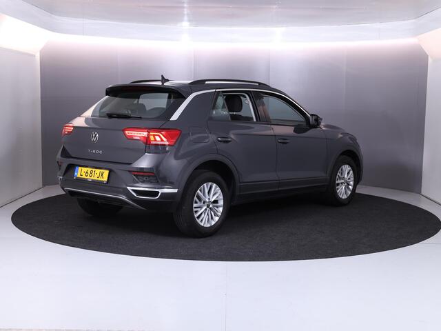Volkswagen T-Roc 1.0 TSI Style 110 pk | Airco | Parkeersensoren | Adaptieve cruise control |