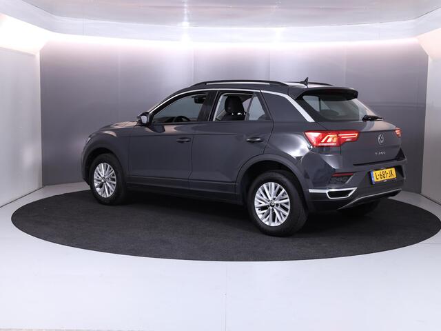 Volkswagen T-Roc 1.0 TSI Style 110 pk | Airco | Parkeersensoren | Adaptieve cruise control |