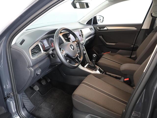 Volkswagen T-Roc 1.0 TSI Style 110 pk | Airco | Parkeersensoren | Adaptieve cruise control |