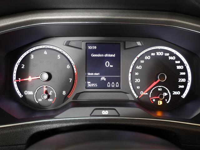 Volkswagen T-Roc 1.0 TSI Style 110 pk | Airco | Parkeersensoren | Adaptieve cruise control |