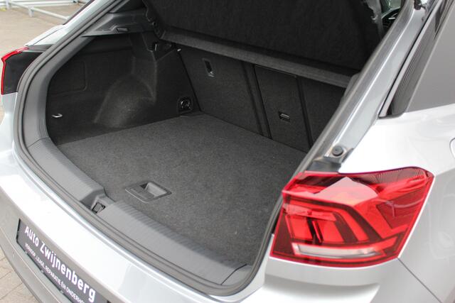 Volkswagen T-Roc 1.5 TSI R-Line | Trekhaak | ACC | Camera