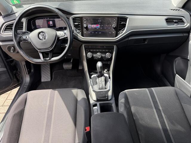 Volkswagen T-Roc 1.5 TSI Sport Business R / Trekhaak / Automaat / Navigatie / Adaptieve Cruise Control / Camera / Bluetooth / All-Season banden / Stoelverwarming