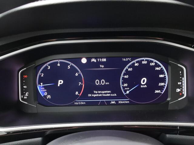 Volkswagen T-Roc 1.5 TSI R-Line | 150 PK | Automaat | Achteruitrijcamera | Apple CarPlay/ Android Auto | Parkeersensoren