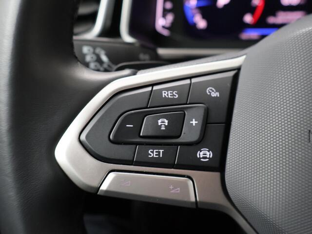 Volkswagen T-Roc 1.5 TSI R-Line | 150 PK | Automaat | Achteruitrijcamera | Apple CarPlay/ Android Auto | Parkeersensoren