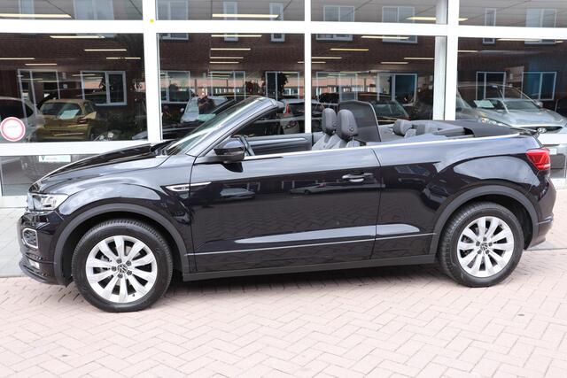 Volkswagen T-Roc Cabrio 1.5 TSI R-Line Automaat. Eerste eigenaar, nieuwstaat! Trekhaak.