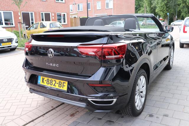 Volkswagen T-Roc Cabrio 1.5 TSI R-Line Automaat. Eerste eigenaar, nieuwstaat! Trekhaak.