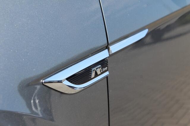 Volkswagen T-Roc 1.5 TSI R-Line | ACC | Navi | Camera | DSG | Trekhaak