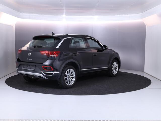 Volkswagen T-Roc 1.5 TSI Style 150 pk Automaat (DSG) | Navigatie via App | Parkeersensoren (Park assist) | Adaptieve cruise control | LED koplampen | Autom. airco | Apple Carplay/Android Auto |