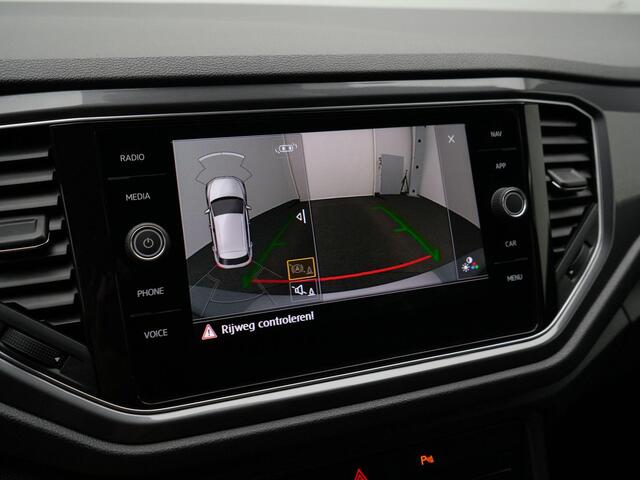 Volkswagen T-Roc 1.5 TSI 150 pk DSG Sport Business R / R-Line | Panoramadak | Trekhaak | Achteruitrijcamera | Stoelverwarming | Navigatie