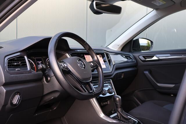 Volkswagen T-Roc 2.0 TDI Sport Business Automaat | Stoelverwarming | Panoramdak | Beats Audio | Camera | Trekhaak | Keyless | Elektrische achterklep
