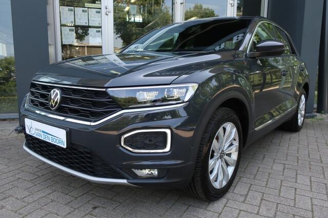 Volkswagen T-Roc 1.5 TSI 150PK, Trekhaak, Navi, Apple Carplay/ Android Auto, etc.