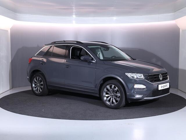Volkswagen T-Roc 1.5 TSI Style 150 pk Automaat (DSG) | Navigatie | Parkeersensoren | Achteruitrijcamera | Adaptieve cruise control | Autom. airco |