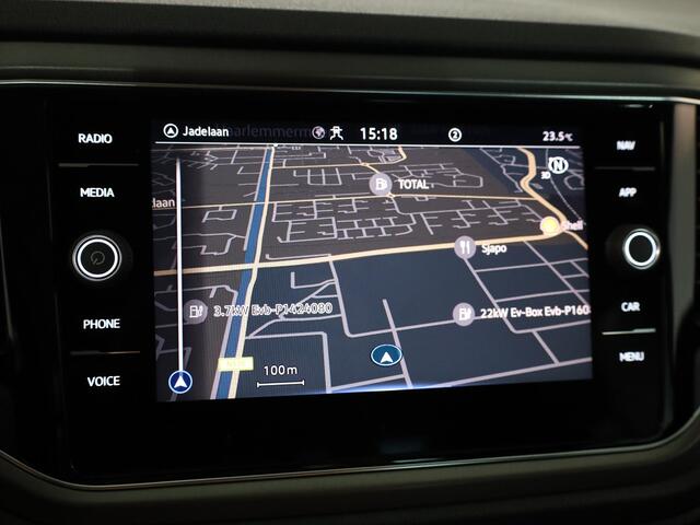 Volkswagen T-Roc 1.5 TSI Style 150 pk Automaat (DSG) | Navigatie | Parkeersensoren | Achteruitrijcamera | Adaptieve cruise control | Autom. airco |