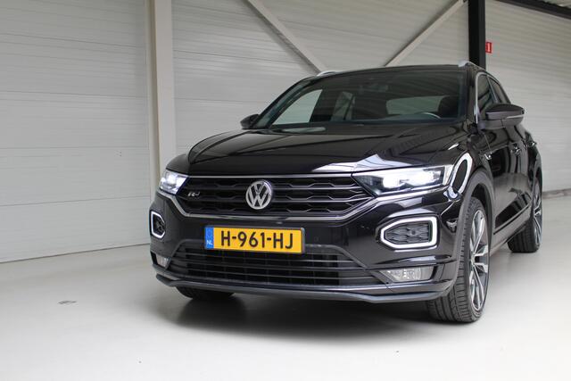 Volkswagen T-Roc 1.5 TSI Sport R-Line | Navigatie | Panoramadak | PDC + Camera | LM'19 Suzuka |