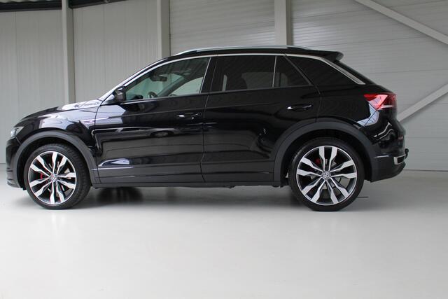 Volkswagen T-Roc 1.5 TSI Sport R-Line | Navigatie | Panoramadak | PDC + Camera | LM'19 Suzuka |