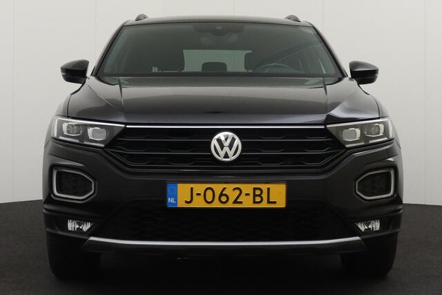 Volkswagen T-Roc 1.5 150 PK Aut. TSI R-Line Black-Edition Camera Trekhaak Dodehoek