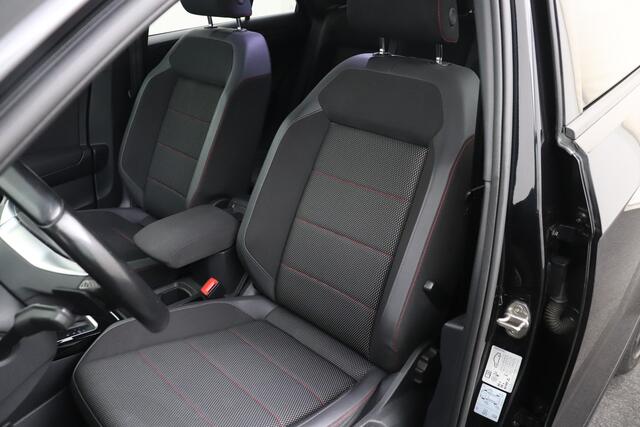 Volkswagen T-Roc 1.5 150 PK Aut. TSI R-Line Black-Edition Camera Trekhaak Dodehoek