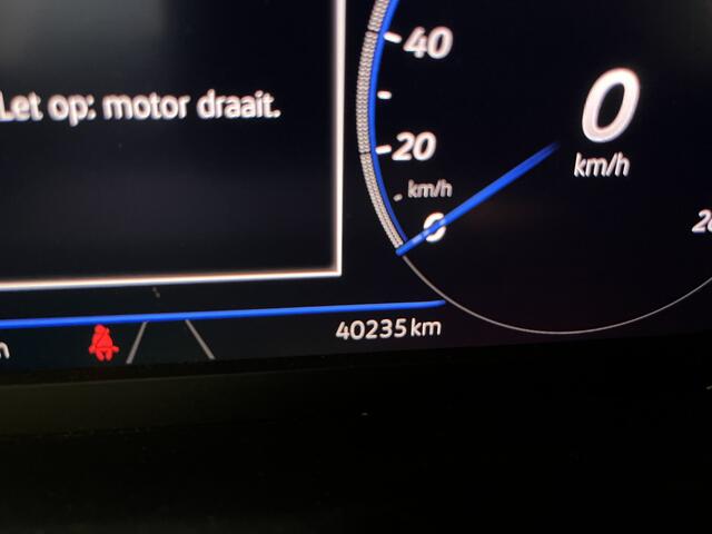 Volkswagen T-Roc Cabrio 1.5 TSI R-Line / AUTOMAAT/ LEER/ BEATS/ ADAPT. CRUISE/ DIGITAL DASH/ PARK. SENSOREN + CAMERA/ RIJ-MODI/ NAVI/ APP-CONNECT/ CLIMA/ STOEL-STUUR VERWARM.